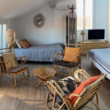 Les Nuits Etoilees, Studio Terrasse Apercu Mer, Tres Lumineux, Ac, 100M Du Port Sanary Buitenkant foto
